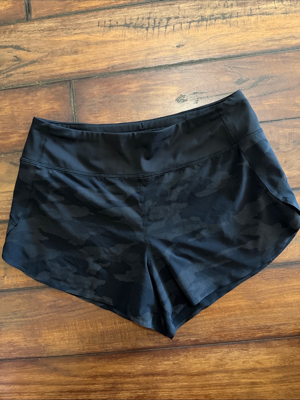 Athleta Like New Run With It Black Subtle Camo Athletic Shorts
